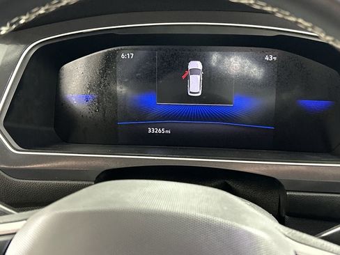 Used 2024 Volkswagen Tiguan SE image 14