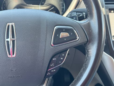 Used 2018 Lincoln MKC Select w/ Select Plus Package FWD image 23