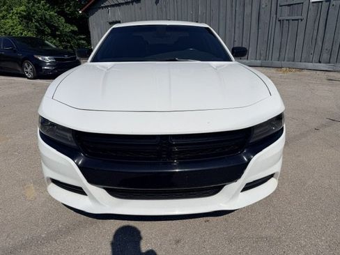 Used 2020 Dodge Charger SXT w/ Blacktop Package RWD image 2