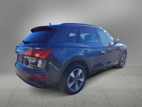 Certified 2025 Audi Q5 2.0T Premium w/ Convenience Plus Package image 8