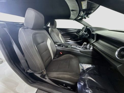 Used 2019 Chevrolet Camaro LT RWD image 27