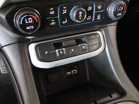 Used 2023 GMC Acadia SLT AWD/4WD image 8