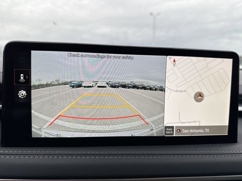 Used 2025 Genesis G70 2.5T image 23