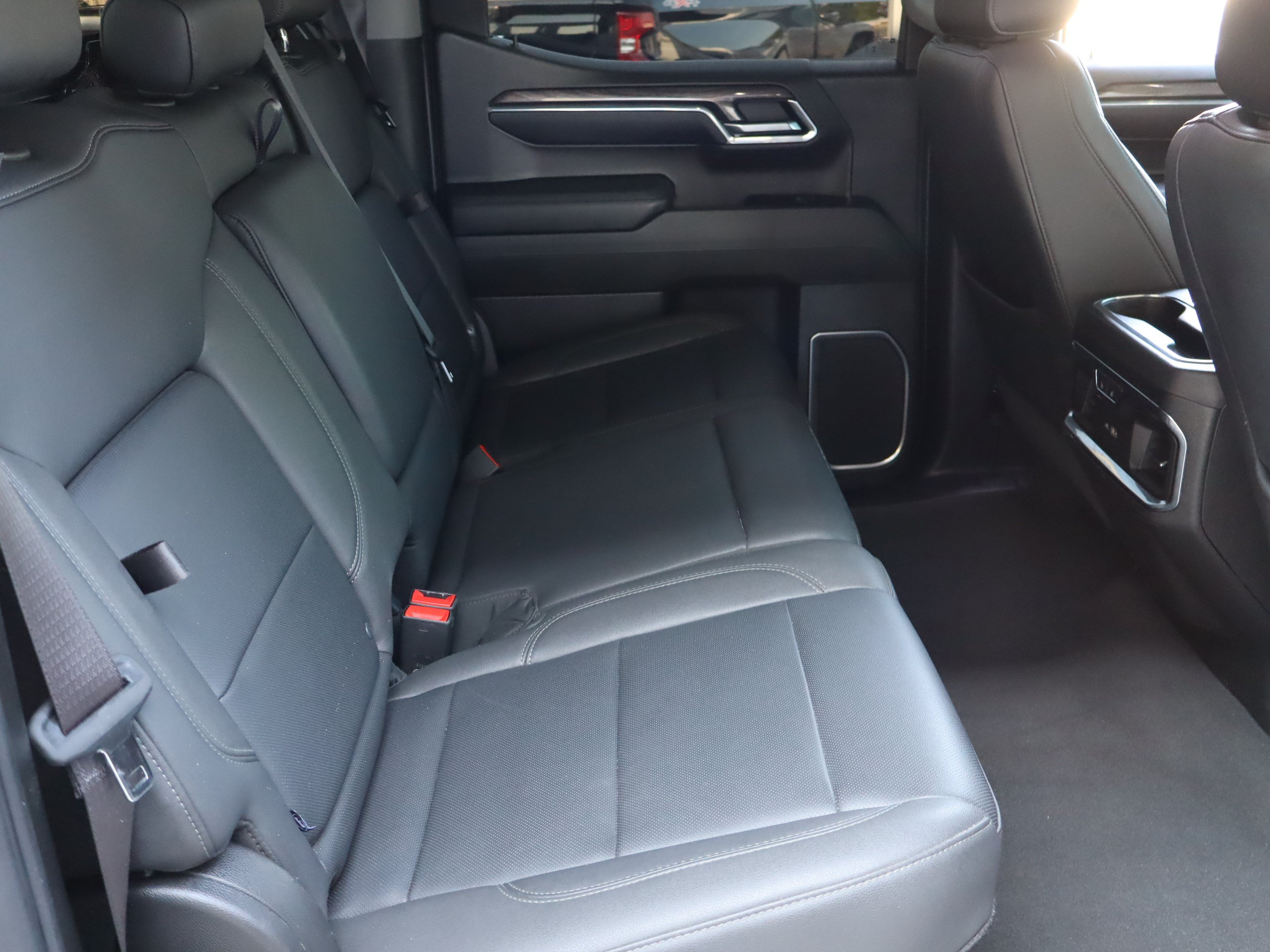 Used 2024 Chevrolet Silverado 1500 LTZ w/ Technology Package AWD/4WD image 36
