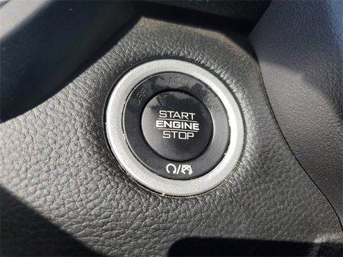 Used 2024 RAM 1500 Laramie image 31