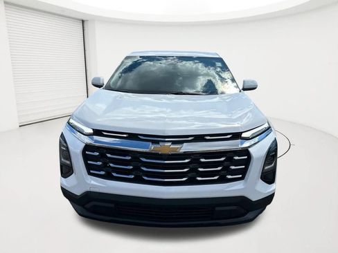 Used 2026 Chevrolet Equinox LT AWD/4WD image 2
