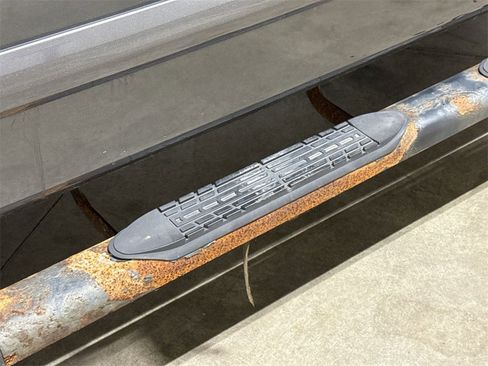 Used 2005 Nissan Titan LE w/ (T01) Tow Pkg image 34