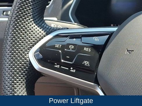 Used 2024 Volkswagen Tiguan SE R-Line AWD/4WD image 7