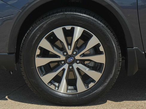 Used 2017 Subaru Outback 3.6R Limited AWD/4WD image 7