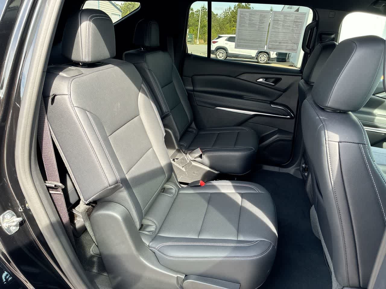 Used 2026 Chevrolet Traverse LT FWD image 26