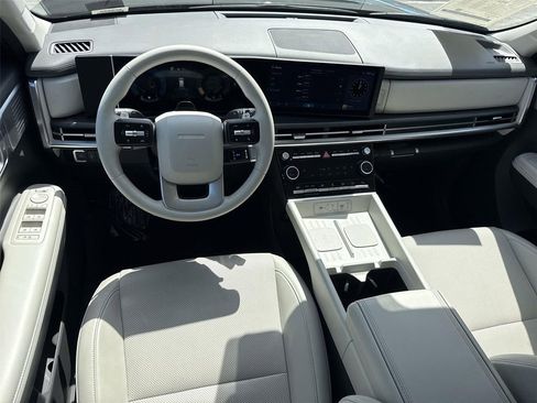 Used 2025 Hyundai Santa Fe SEL image 18