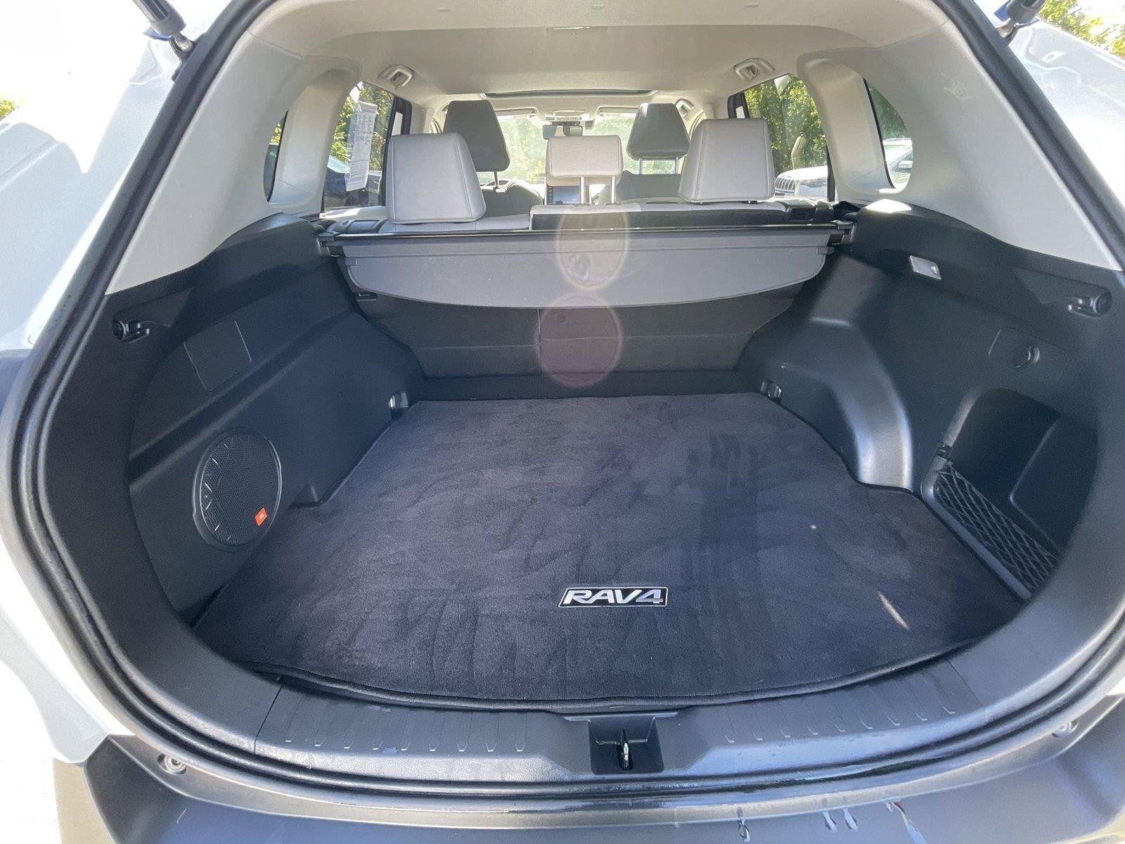Used 2019 Toyota RAV4 Limited w/ Advanced Technology Package AWD/4WD image 30