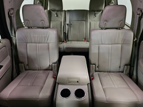 Used 2016 Lincoln Navigator Select image 41