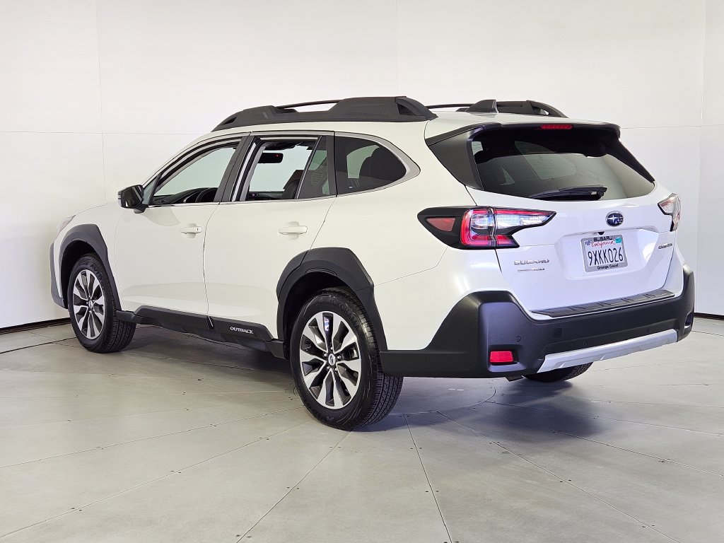 Certified 2025 Subaru Outback Limited AWD/4WD image 9