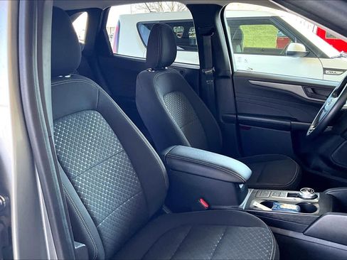 Certified 2024 Ford Escape Active image 9