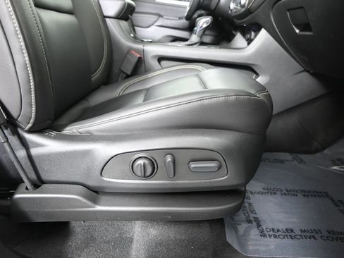 Used 2023 Chevrolet Traverse LT w/ LT Premium Package image 14