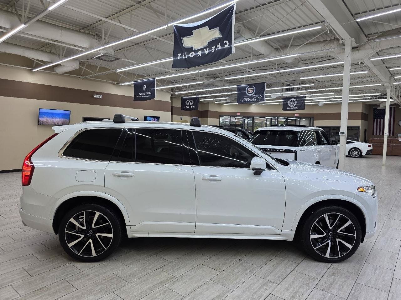 Used 2020 Volvo XC90 T6 Momentum AWD/4WD image 5