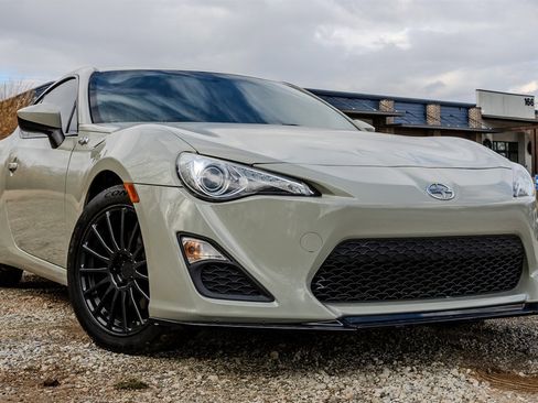 Used 2016 Scion FR-S image 7