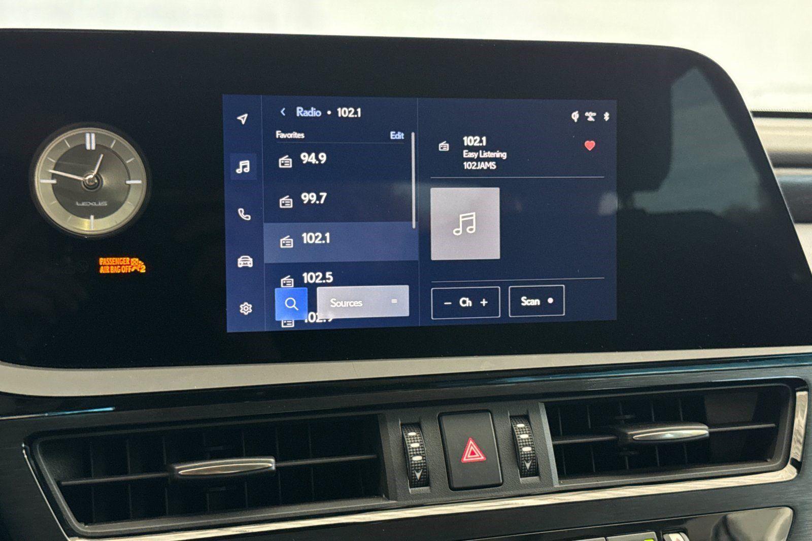 Certified 2023 Lexus ES 300h w/ Premium Package FWD image 23