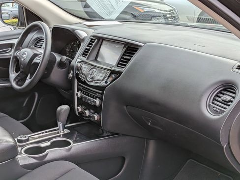 Used 2018 Nissan Pathfinder S AWD/4WD image 32