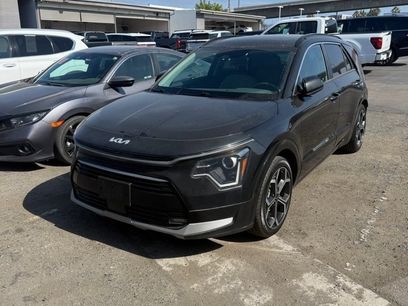 Used 2023 Kia Niro EX Touring
