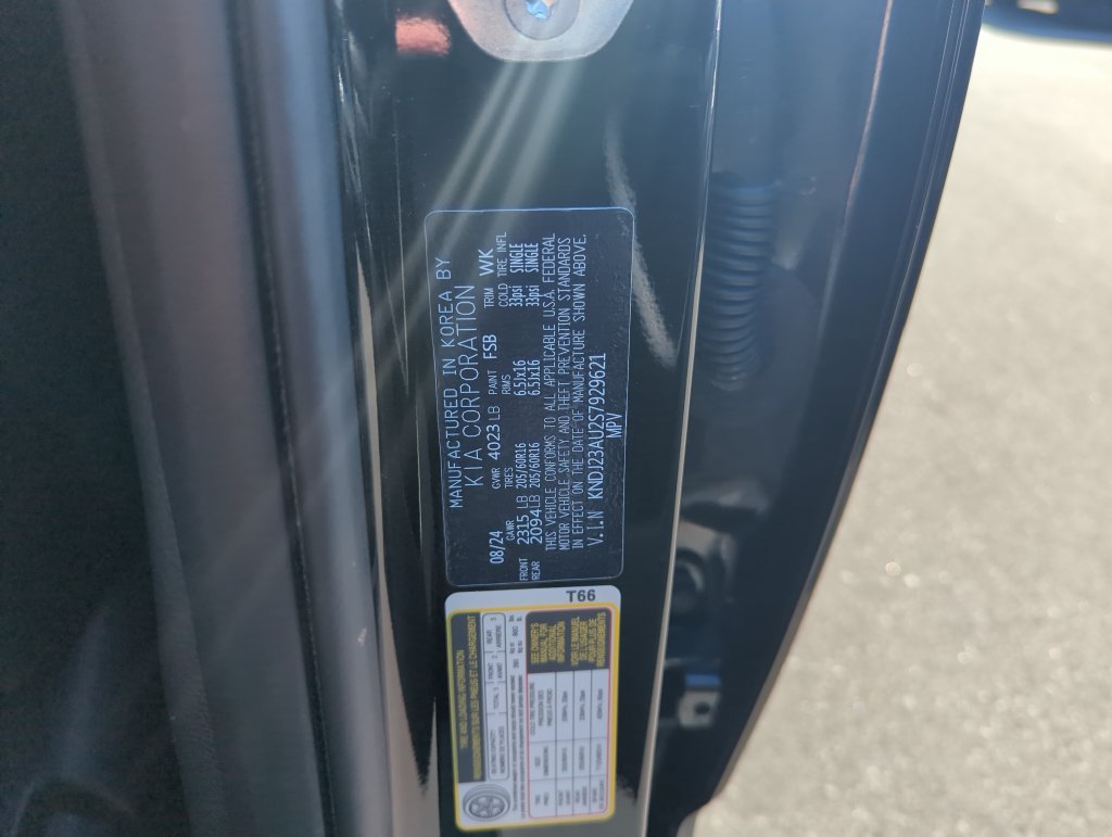 Used 2025 Kia Soul LX FWD image 40