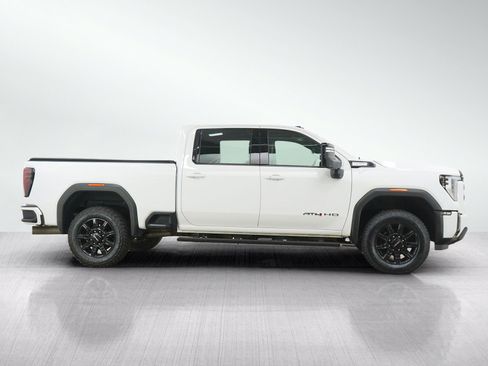 Used 2024 GMC Sierra 2500 AT4 w/ AT4 Preferred Package AWD/4WD image 7