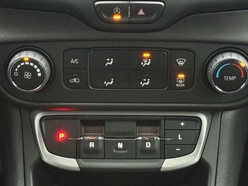 Used 2023 GMC Terrain SLE image 22