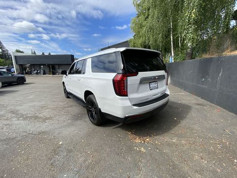 Used 2022 GMC Yukon XL Denali AWD/4WD image 4