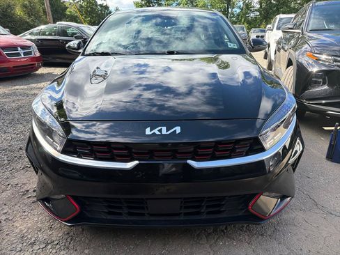 Used 2023 Kia Forte GT-Line w/ GT-Line Premium Package FWD image 2