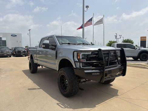 Used 2022 Ford F250 Lariat w/ Lariat Ultimate Package AWD/4WD image 8