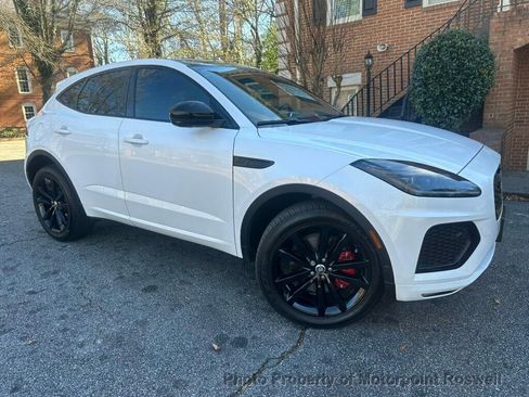 Used 2024 Jaguar E-PACE R-Dynamic SE image 2