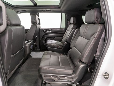 Used 2022 Chevrolet Suburban RST w/ Luxury Package AWD/4WD image 31