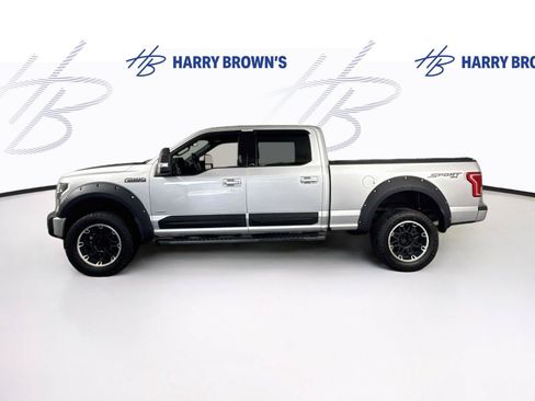 Used 2017 Ford F150 XLT w/ Equipment Group 302A Luxury AWD/4WD image 28