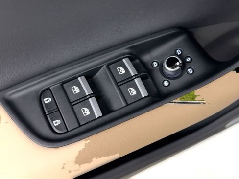 Used 2025 Audi Q7 2.0T Premium w/ Convenience Plus Package image 13