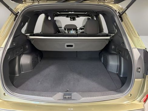 Certified 2025 Subaru Forester Premium AWD/4WD image 35