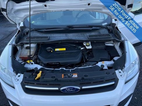 Used 2016 Ford Escape SE w/ Equipment Group 201A image 18