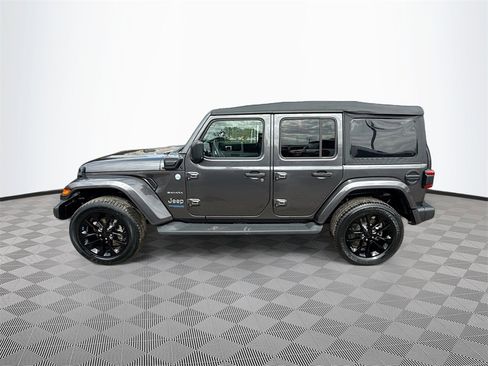 Used 2022 Jeep Wrangler Unlimited Sahara image 9