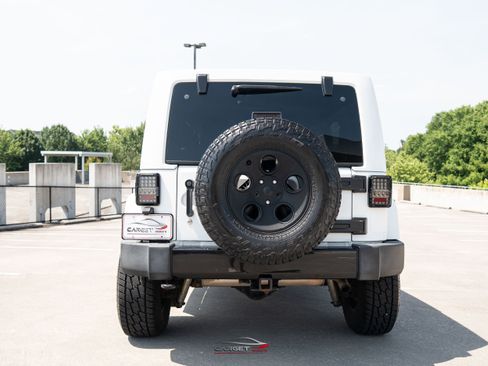 Used 2014 Jeep Wrangler Unlimited Sahara AWD/4WD image 6