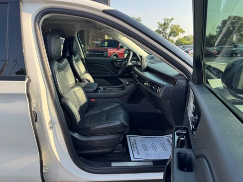 Used 2025 Lincoln Aviator Reserve w/ Luxury Package RWD image 16
