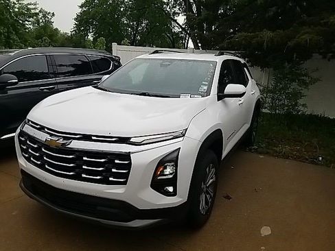 Certified 2025 Chevrolet Equinox LT w/ Convenience Package II FWD image 11
