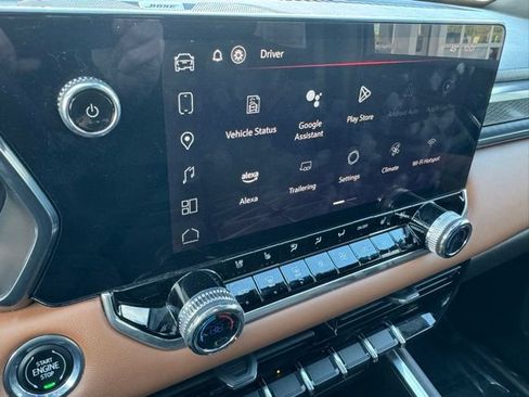 Certified 2024 GMC Canyon AT4 w/ AT4 Premium Package AWD/4WD image 2