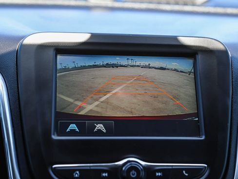 Used 2018 Chevrolet Equinox LT FWD image 22