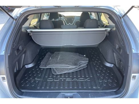 Certified 2022 Subaru Outback Premium image 17