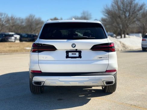 New 2026 BMW X5 xDrive50e image 5
