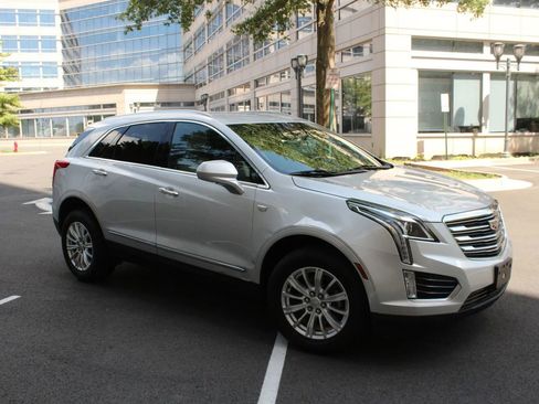 Used 2018 Cadillac XT5 AWD image 1