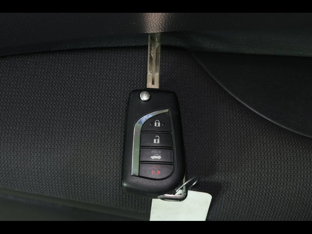 Used 2025 Toyota Corolla LE FWD image 27
