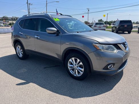 Used 2016 Nissan Rogue SV AWD/4WD image 9