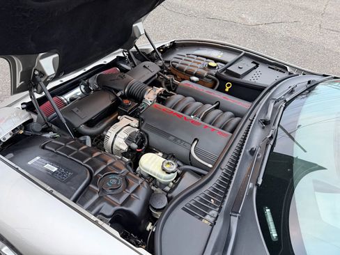 Used 2000 Chevrolet Corvette Coupe w/ Memory Pkg image 4