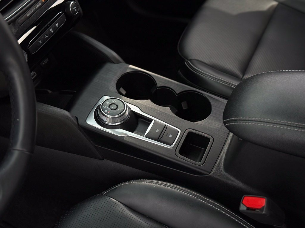 Certified 2025 Ford Escape Platinum AWD/4WD image 24